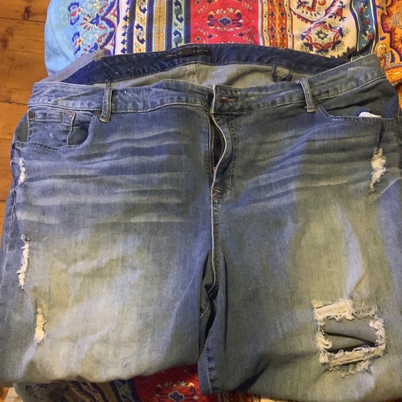 EUC Torrid distressed 24 T stretch jeans - Picture 2 of 11